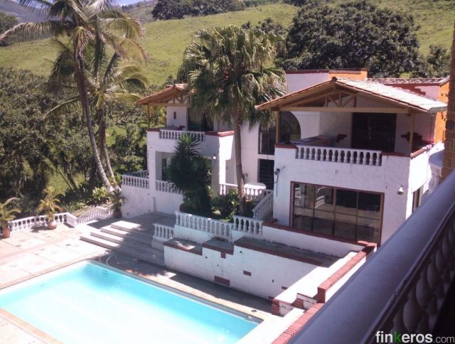 RENTAMOS COLOMBIA - Finca en Girardota, Antioquia